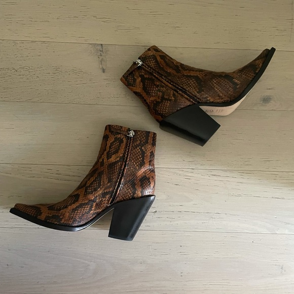 Alice + Olivia Shoes - Alice + Olivia western boots size 7